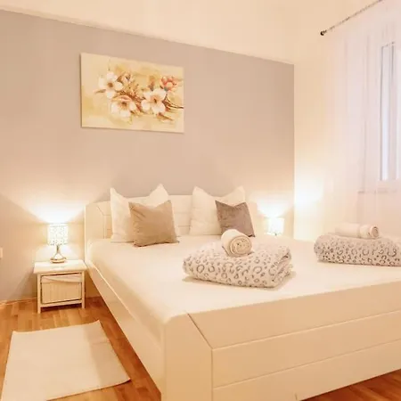 Central Apartment