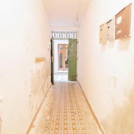 Apartment Central *