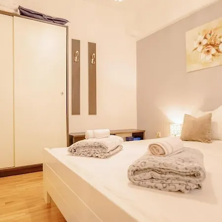 Apartment Central *