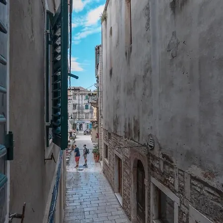 Central * Sibenik